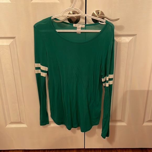 Emerald green long sleeve. - Picture 1 of 2